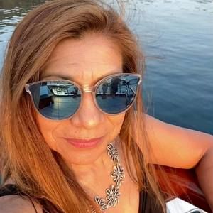 Meet your Posher, Marisa